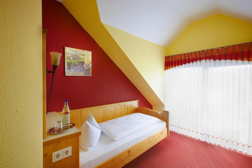 Landhotel Lembergblick Feilbingert Екстериор снимка